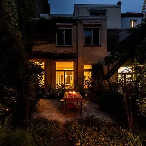 Pauline Loveling With Quiet Garden And 2 Bathrooms Antwerpen